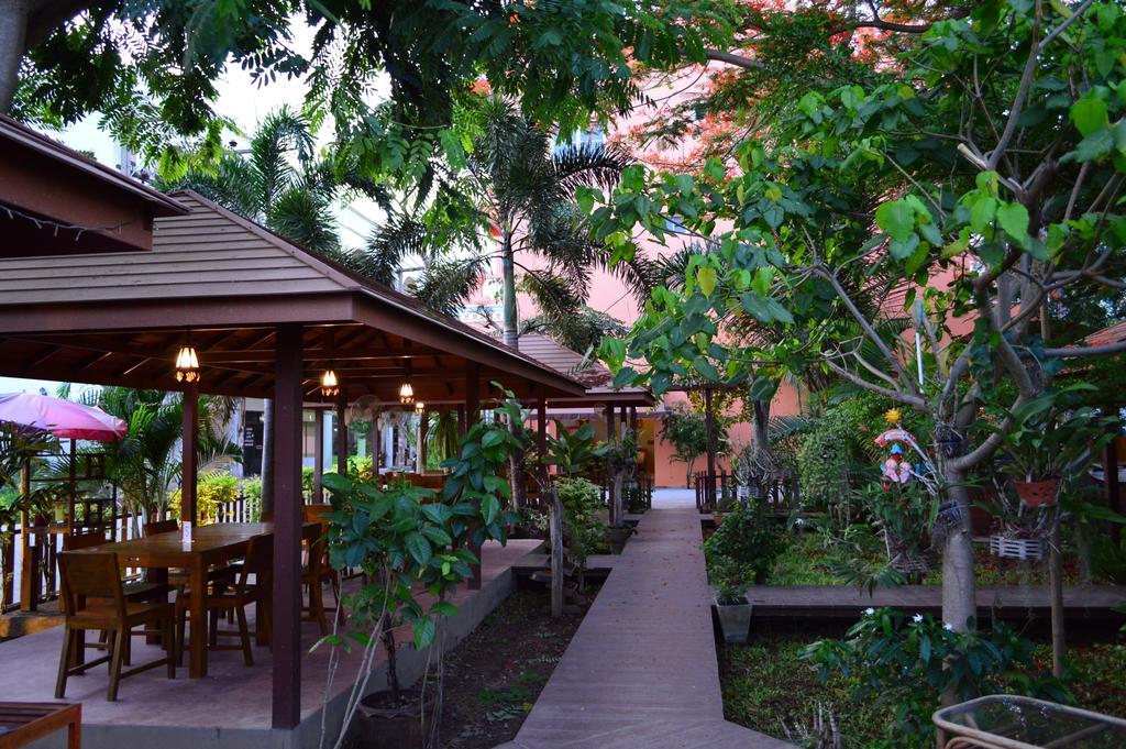 La Paillote Guest House Rayong Buitenkant foto