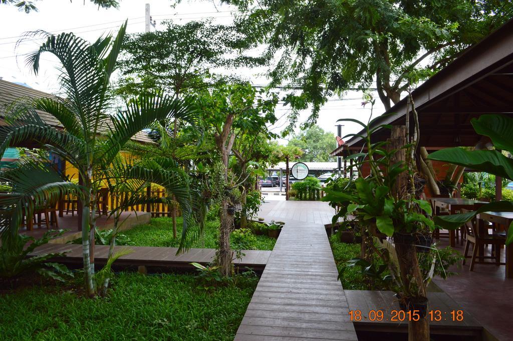 La Paillote Guest House Rayong Buitenkant foto